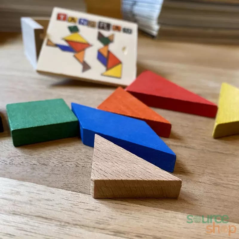 Tangram Montessori en bois du Jura