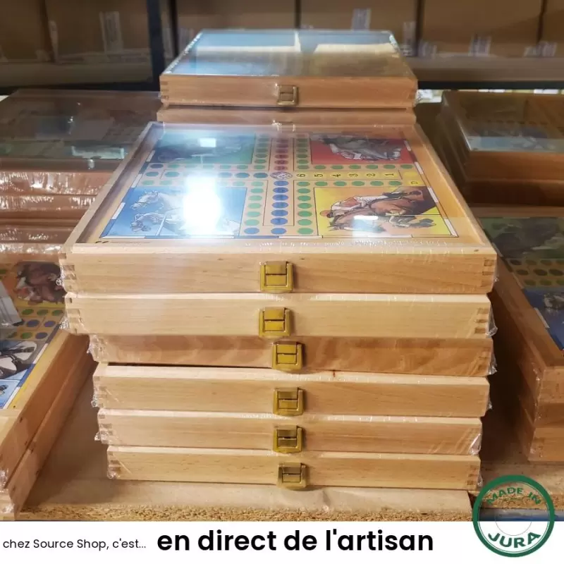 Coffret 4 jeux de société traditionnels en buis du Jura