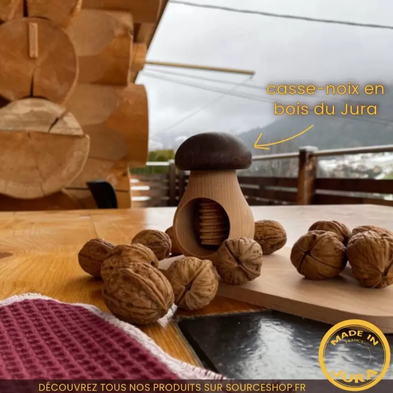 Casse-noix à vis Champignon en bois de hêtre du Jura
