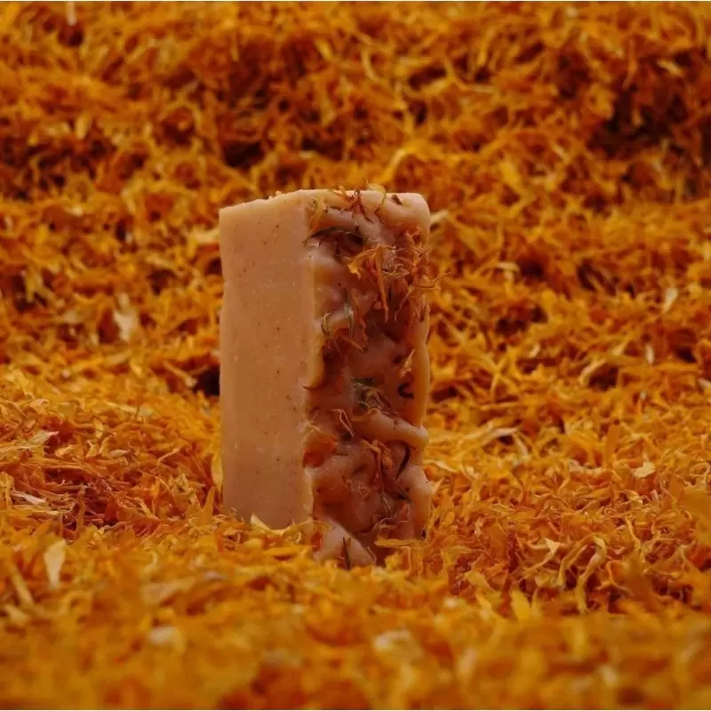 Savon BIO au calendula, curcuma & orange - 135g - Savonnerie Artisanale du Jura