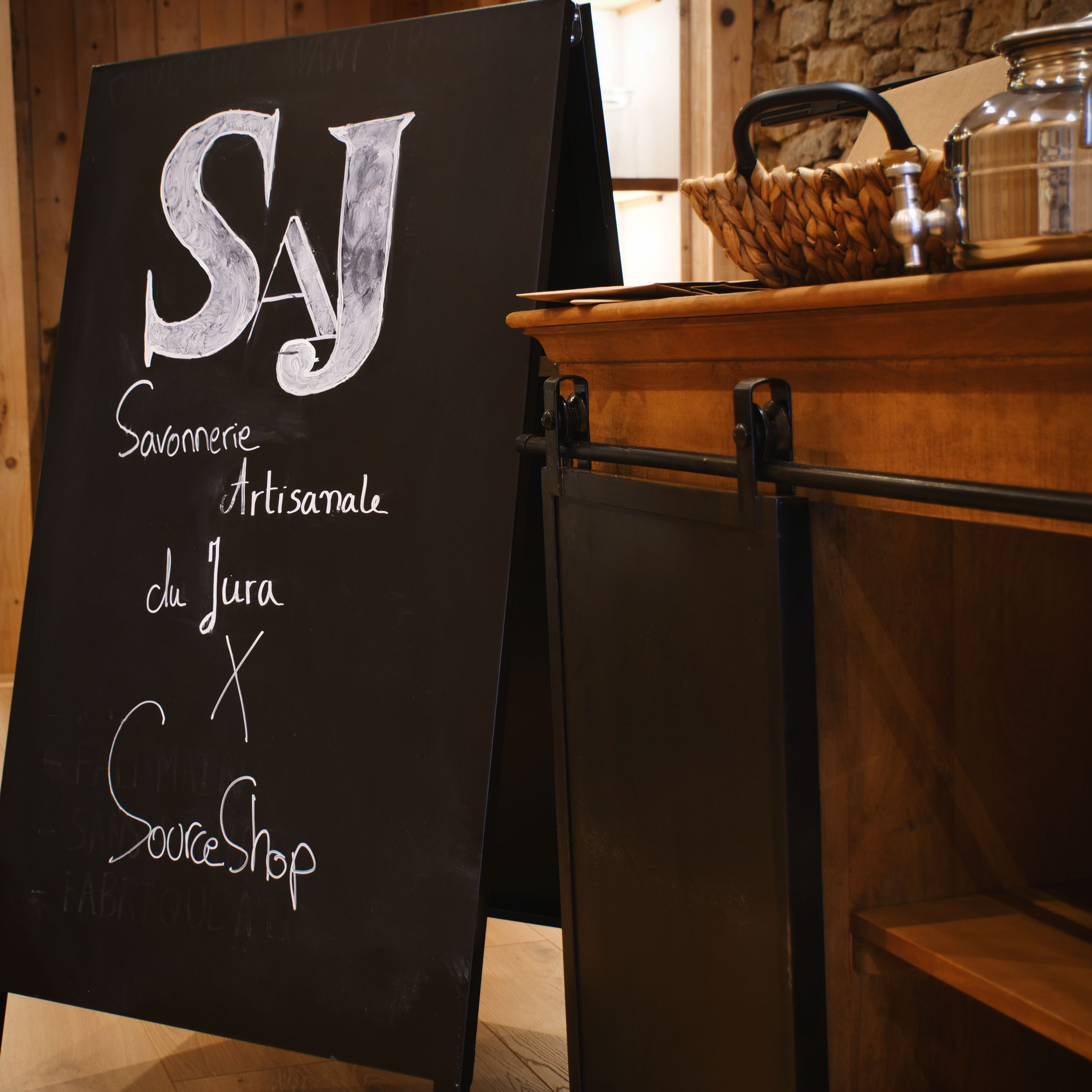 Circuit court local entre Savonnerie Artisanale du Jura et Source Shop