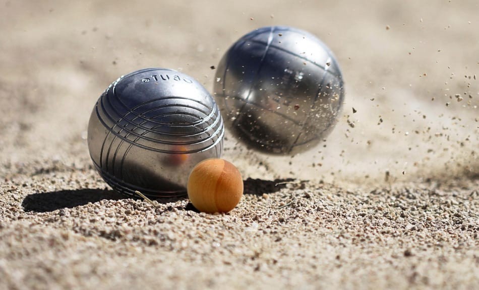 Cochonnet en buis du Jura : l'accessoire de pétanque écoresponsable